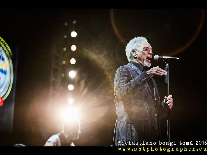 Tom Jones, John Cale e Catatonia inaugurano domani il parlamento gallese  Tom Jones, John Cale e Catatonia inaugurano domani il parlamento gallese