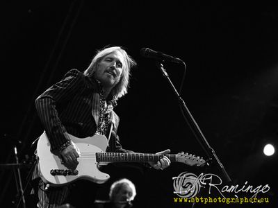 Tom Petty vende l&apos;auto per Medici Senza Frontiere