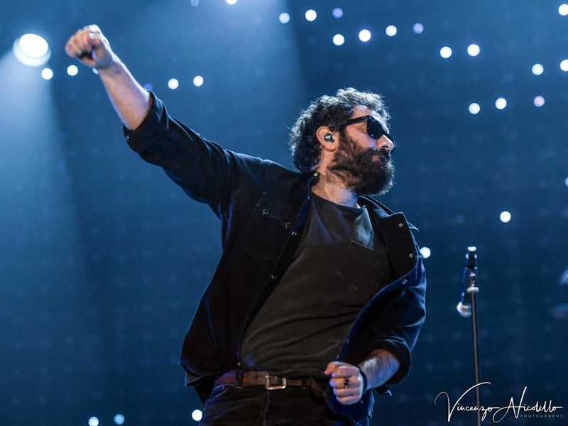 6 dicembre 2023 - PalaAlpitour - Torino - Tommaso Paradiso in concerto 6 dicembre 2023 - PalaAlpitour - Torino - Tommaso Paradiso in concerto