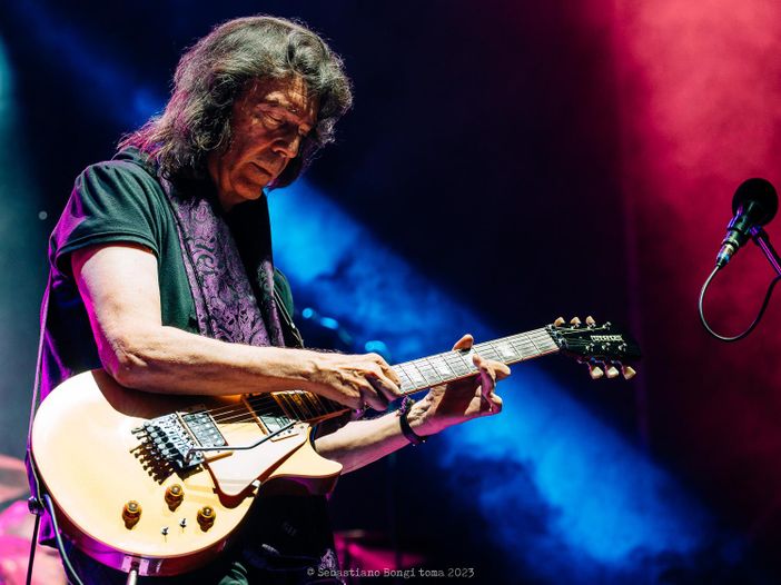 Steve Hackett &quot;Nei Genesis a volte la musica si scriveva da sola&quot;