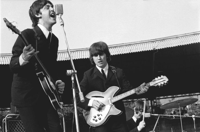 https://images.rockol.it/e-upXHiddisP7kQBqnebqw2RaOM=/700x0/smart/rockol-img/img/foto/upload/beatles-180-8a-credit-maria-vittoria-backhaus.jpg