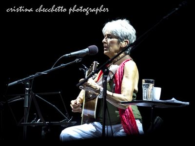 Torna Joan Baez con &apos;Day after tomorrow&apos;
