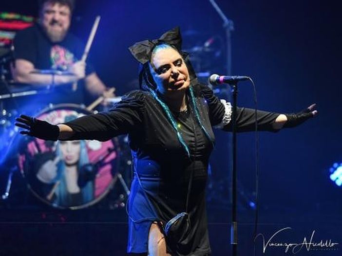 Loredana Bert&eacute; deve rinviare i live di Torino e Brescia