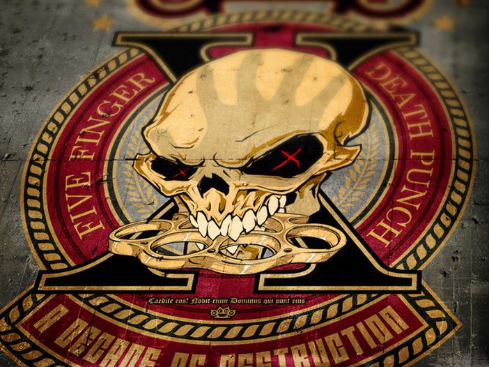 Five Finger Death Punch, Zoltan Bathory: &lsquo;Abbiamo il nome peggiore cazzo&rsquo;