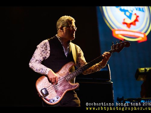 Usa, rinasce la S-Curve: con un gruppo esordiente e con Tom Jones