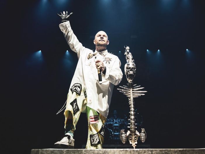 Five Finger Death Punch, il batterista Jeremy Spencer lascia la band: &lsquo;Il gruppo ha bisogno di fuoco ed energia&rsquo;