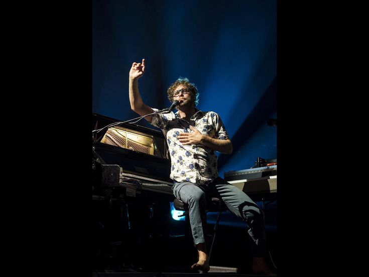 Oggi in breve: Cat Stevens, Lumineers, Lana Del Rey, Velvet, Pavone