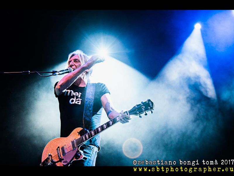 28 aprile 2017 - ObiHall - Firenze - Le Luci della Centrale Elettrica in concerto