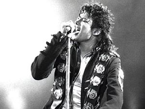 Michael Jackson, la figlia Paris in futuro sarà cheerleader