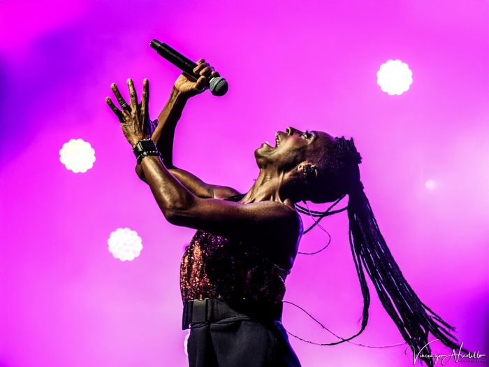https://images.rockol.it/f9_G5PGzFGitE4hCbmm1AWS7fAY=/700x0/smart/rockol-img/img/foto/upload/morcheeba-rovigno-17-agosto-2019.jpg