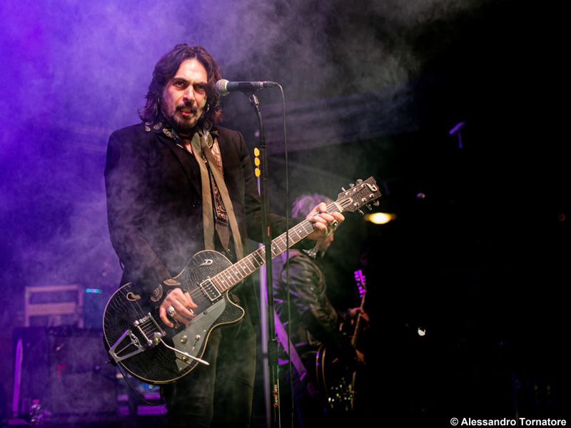 15 aprile 2023 - Piazza Rossellini - Ladispoli (Rm) - Le Vibrazioni in concerto