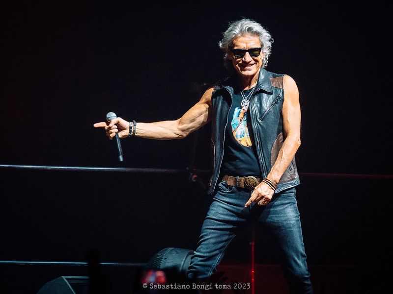 16 novembre 2023 - Modigliani Forum - Livorno - Ligabue in concerto 16 novembre 2023 - Modigliani Forum - Livorno - Ligabue in concerto