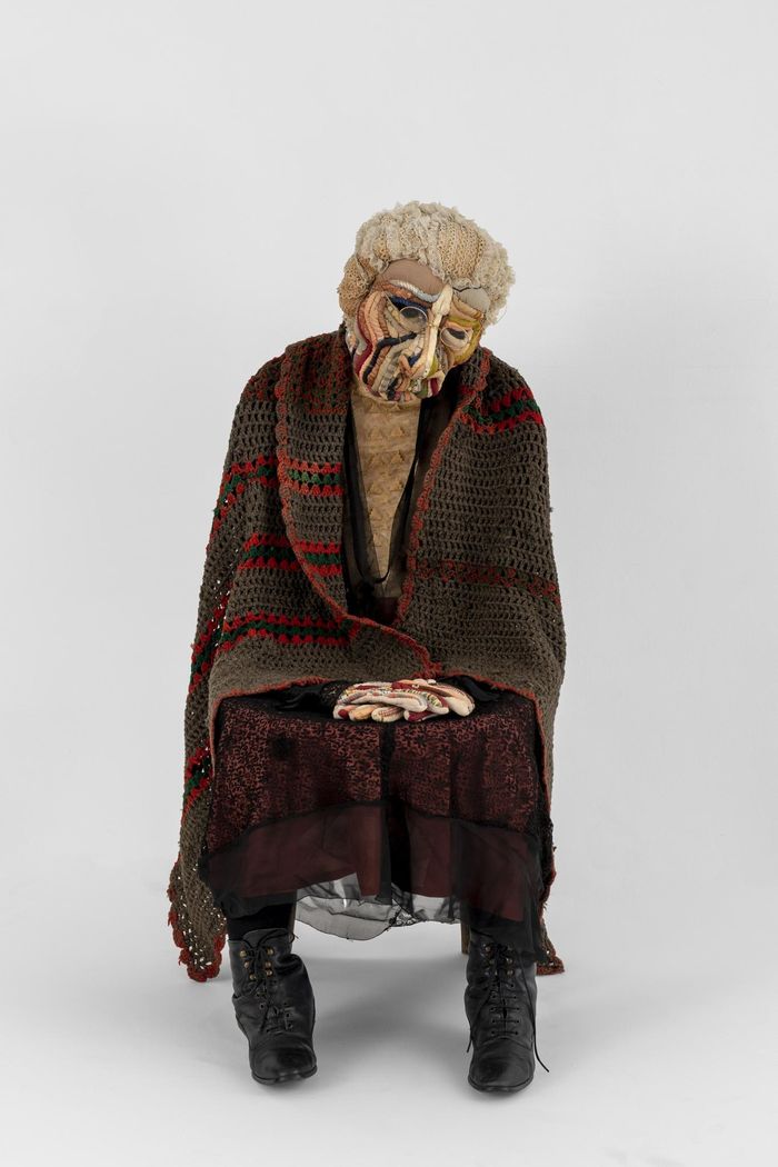 https://images.rockol.it/fdyZsWyhCPd5gNG23k4yLoqe4LA=/700x0/smart/rockol-img/img/foto/upload/jann-haworth-old-lady-1962-1963-courtesy-of-the-artist-courtesy-gazelli-art-house-london-ph-deniz-guzel.jpg https://images.rockol.it/fdyZsWyhCPd5gNG23k4yLoqe4LA=/700x0/smart/rockol-img/img/foto/upload/jann-haworth-old-lady-1962-1963-courtesy-of-the-artist-courtesy-gazelli-art-house-london-ph-deniz-guzel.jpg