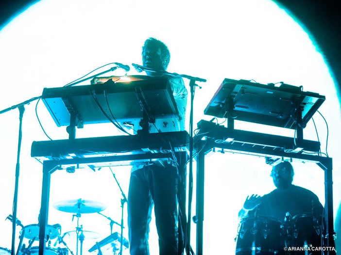 Tame Impala, la nuova canzone &#039;Borderline&#039; debutta dal vivo al Saturday Night Live: il video