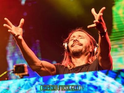 Bob Sinclar remixa &quot;Forte forte forte&quot; di Raffaella Carrà