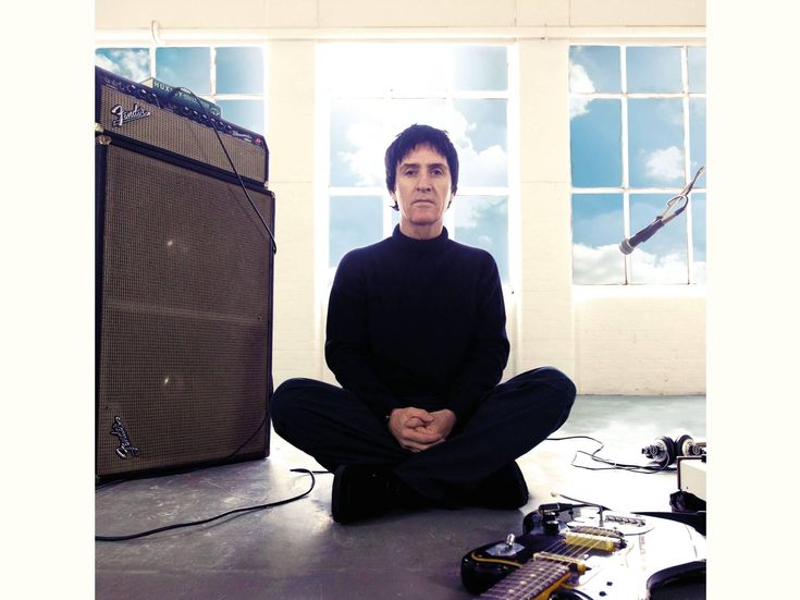 Johnny Marr disegna un paio di Ray-Ban customizzati