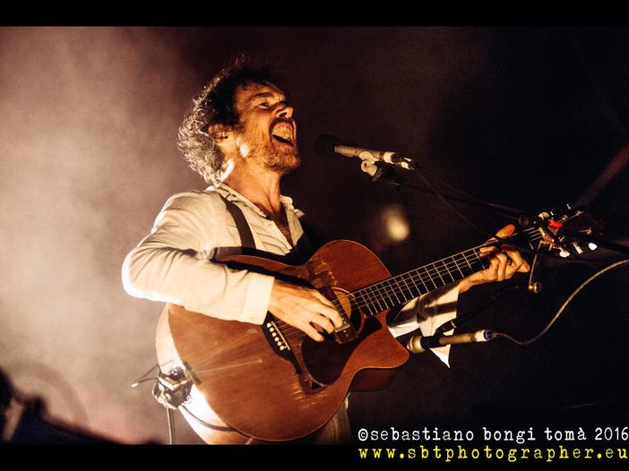 Damien Rice gioca con le luci e con le emozioni