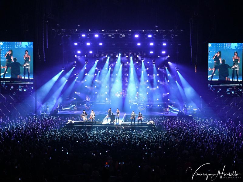 6 dicembre 2023 - PalaAlpitour - Torino - Tommaso Paradiso in concerto 6 dicembre 2023 - PalaAlpitour - Torino - Tommaso Paradiso in concerto