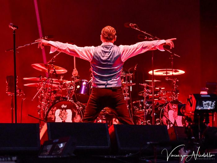 https://images.rockol.it/gUrbxIhzWQ0zfaon8drCI-QV6HU=/700x0/smart/rockol-img/img/foto/upload/depeche-mode-28-copia.jpg
