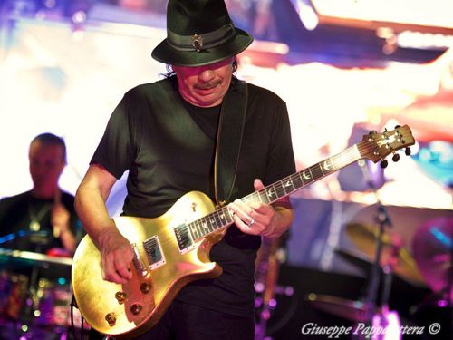 Santana torna alle origini firmando per la Arista di Clive Davis