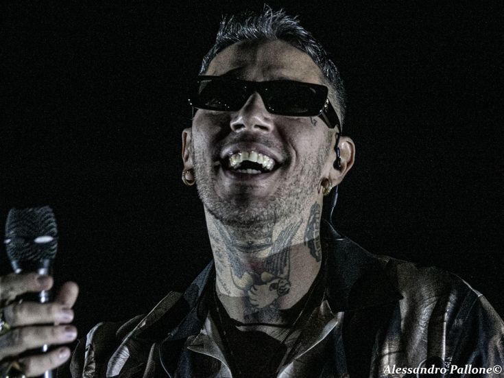 Emis Killa nella colonna sonora del nuovo film di Aldo, Giovanni e Giacomo