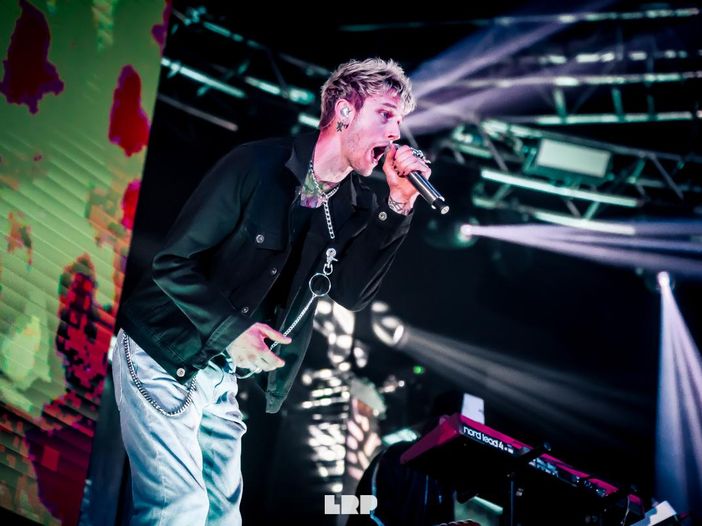 Machine Gun Kelly stava per picchiarsi con Conor McGregor