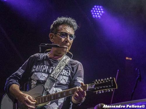 Edoardo Bennato sotto contratto con Universal Music Italia