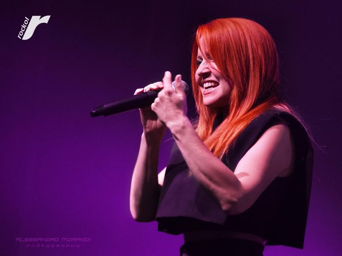 Noemi (in gara a Sanremo 2018): il nuovo album "La luna" esce il 9 febbraio Noemi (in gara a Sanremo 2018): il nuovo album "La luna" esce il 9 febbraio