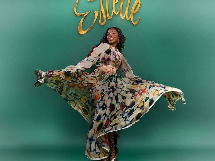 La nuova reginetta Estelle canta i ragazzi americani ma preferisce gli inglesi
