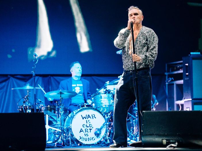 Morrissey e Universal, scambio di accuse su un'edizione-tributo di 'I'm throwing my arms around Paris' Morrissey e Universal, scambio di accuse su un'edizione-tributo di 'I'm throwing my arms around Paris'