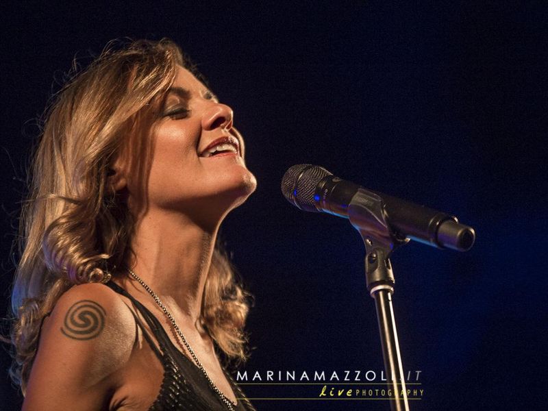 7 agosto 2016 - Villa Romana - Bocca di Magra (Sp) - Irene Grandi & Pastis in concerto 7 agosto 2016 - Villa Romana - Bocca di Magra (Sp) - Irene Grandi & Pastis in concerto
