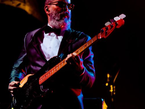 Eels miglior disco dell'anno per il settimanale ‘Il Mucchio’.