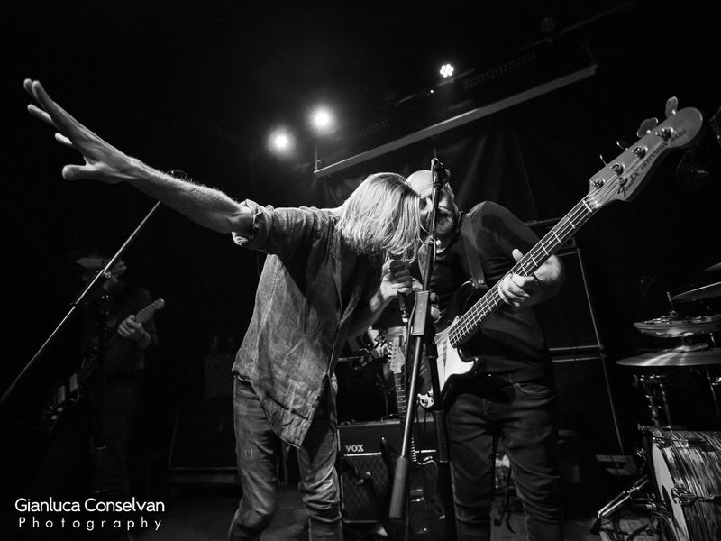 18 maggio 2024 - Centro Sociale Django - Treviso - Estra in concerto