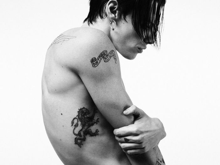 Il punk, i guai, Mick Jagger: chi è Yungblud Il punk, i guai, Mick Jagger: chi è Yungblud