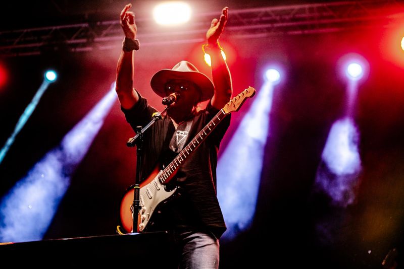 9 luglio 2023 &ndash; Parco Caserme Rosse - Bonsai Garden - Bologna &ndash; Gianluca Grignani in concerto