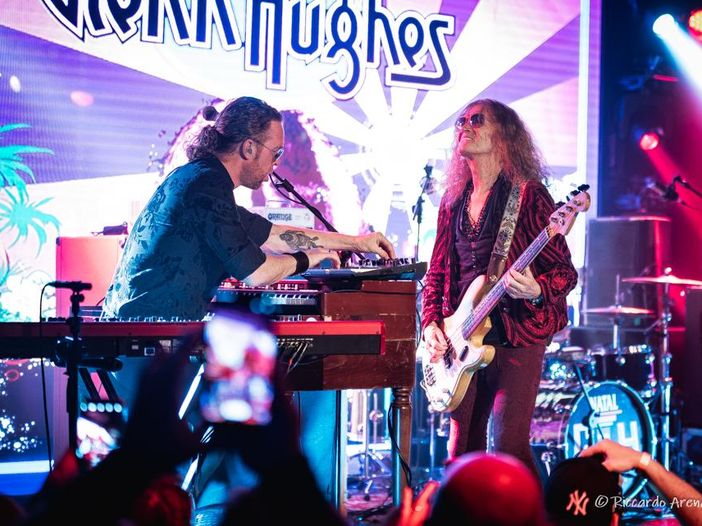 Glenn Hughes (Black Sabbath, Deep Purple) derubato: via 100.000 dollari