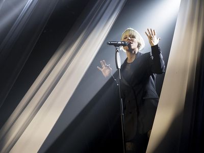 Music Control: Malika Ayane ancora in testa