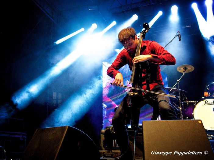 2Cellos, esce il video di &quot;The show must go on&quot; omaggio a Freddie Mercury - GUARDA