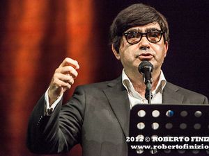 X Factor 2010, Giudica i Giudici: Elio (VII puntata)