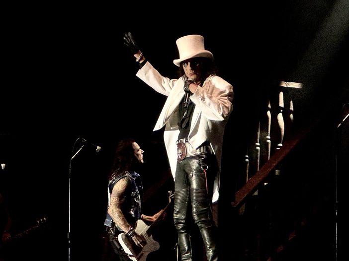 Alice Cooper a Bologna: il rock diventa teatro dell&rsquo;orrore
