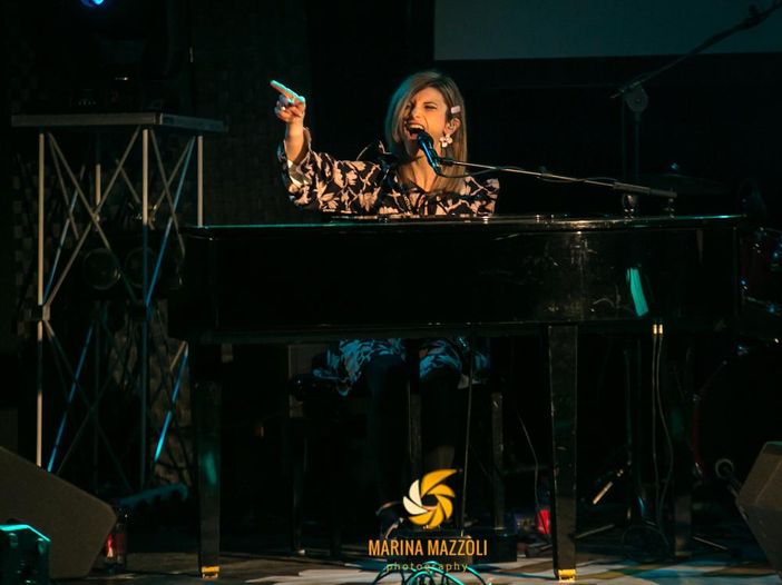 L'Aura - la recensione di "Il contrario dell'amore" L'Aura - la recensione di "Il contrario dell'amore"