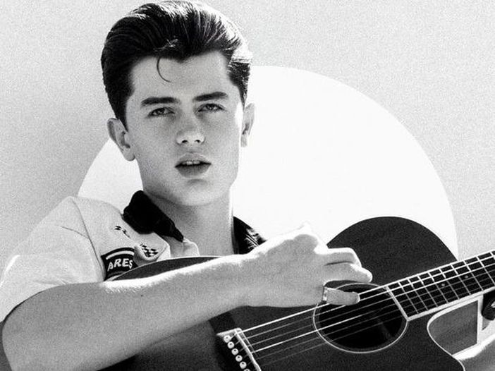 I fan di Elvis pensano che si sia reincarnato in questo ragazzo I fan di Elvis pensano che si sia reincarnato in questo ragazzo