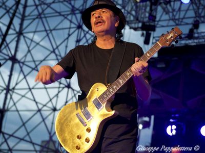 Nuove classifiche USA: Santana per la sesta volta sul podio si avvicina a quota otto milioni, balza in avanti Sisqo dei Dru Hill. Statico il resto delle charts. La colonna sonora con gli U2 entra al numero 104.