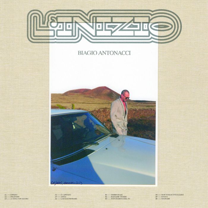 https://images.rockol.it/jS-1RPlTPJWseW_33T4R-uo2UQw=/700x0/smart/rockol-img/img/foto/upload/biagio-antonacci-cover-album-l-inizio.jpg