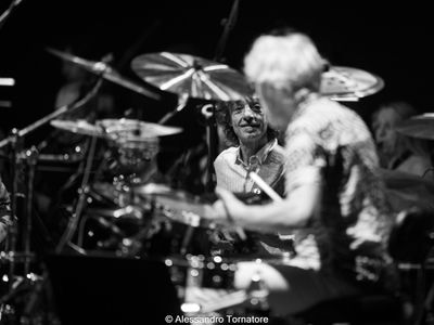 I nuovi Doors non ce la fanno: Stewart Copeland si rompe un braccio