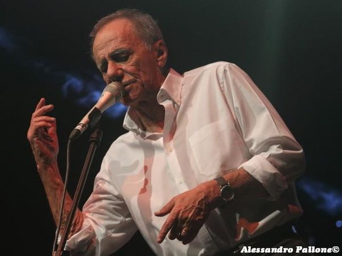 Vecchioni: &quot;Se qualcosa deve passare alla storia &egrave; Guccini, non Fedez&quot;