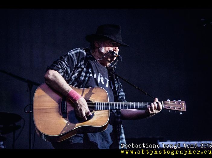 Neil Young (con Willie Nelson) al Market Sound di Milano: la recensione del concerto Neil Young (con Willie Nelson) al Market Sound di Milano: la recensione del concerto
