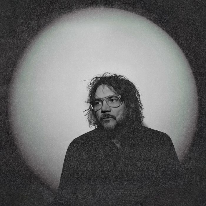 https://images.rockol.it/jx-9gN-wsFJGvJQnLwnC_C3vVhg=/700x0/smart/rockol-img/img/foto/upload/jefftweedy-twilight-override-cover-d0ff58a2-c875-44b7-a47a-8b9754946515.jpg