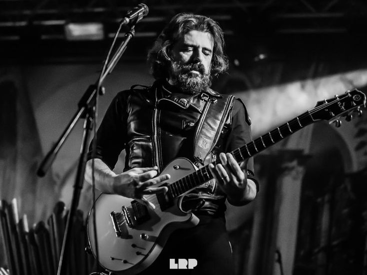 Nuovo album e cambio di bassista per i Moonspell