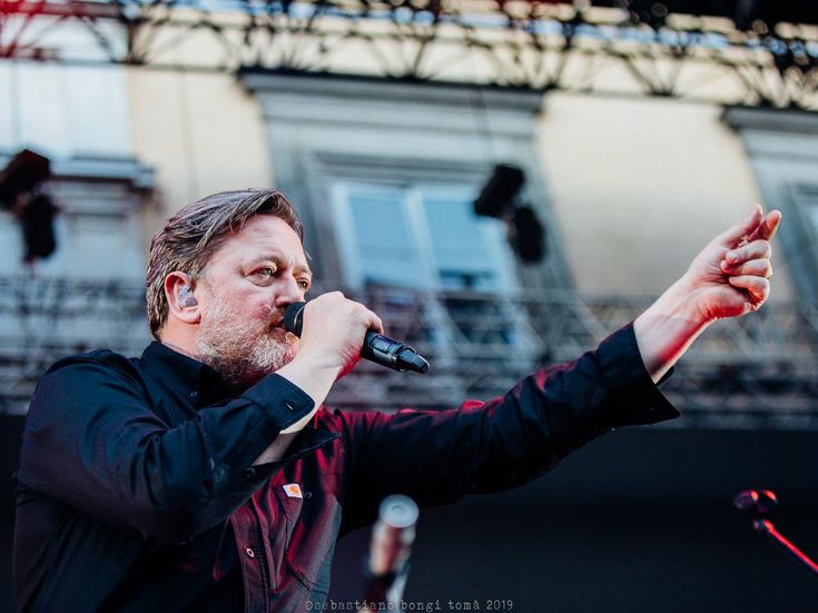  Classifiche UK, Elbow per la prima volta al numero 1